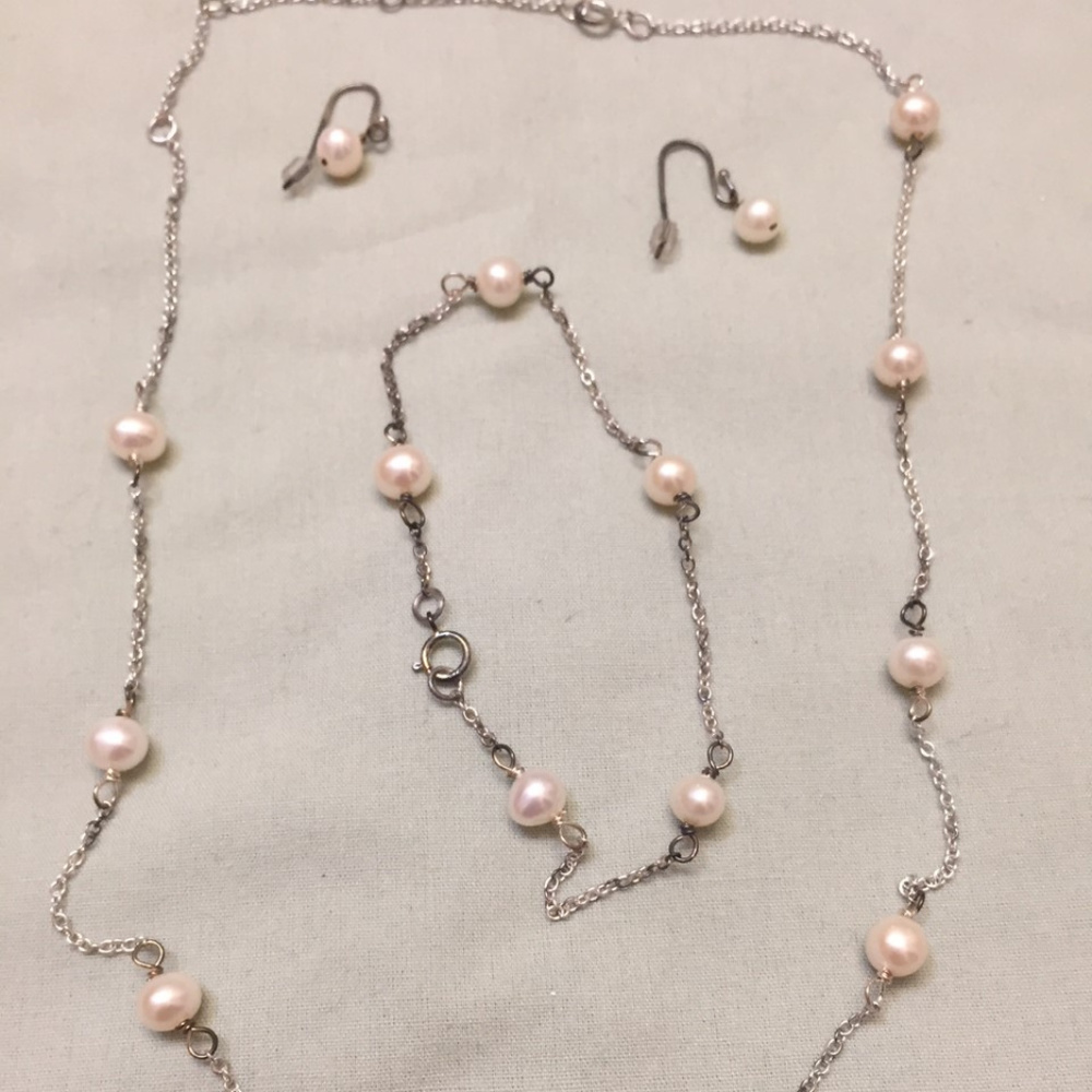 Silver & Pearl Necklace Set (item 132)